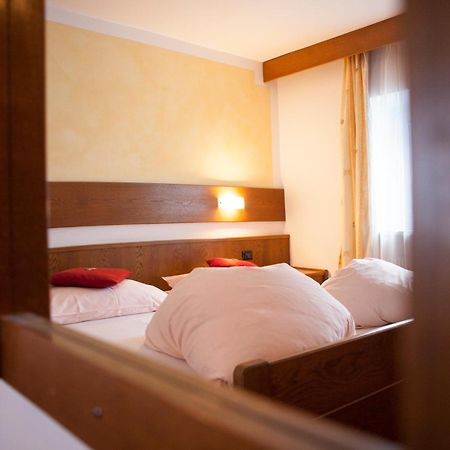 Rider Hotel Обереген Стая снимка
