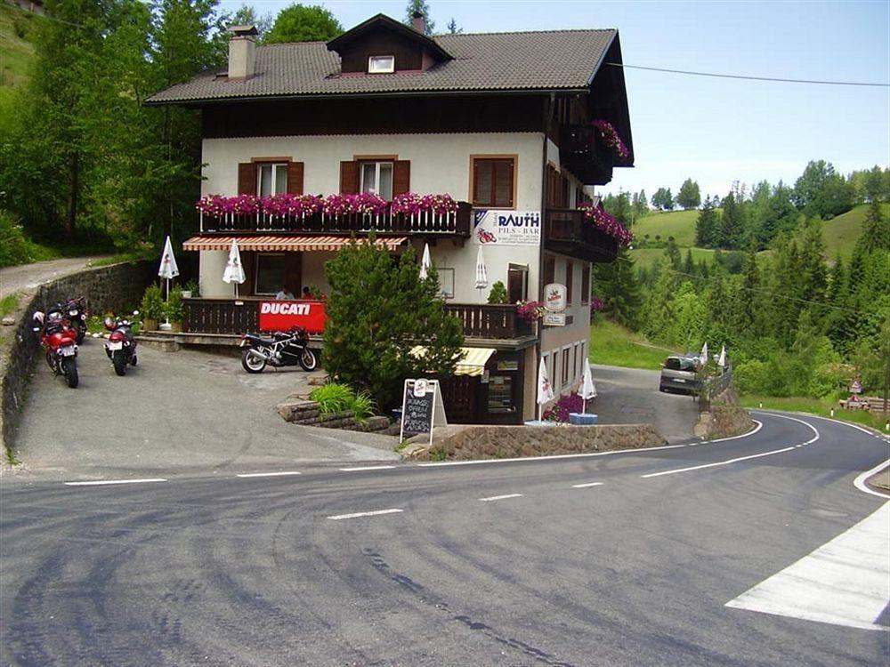 Rider Hotel Обереген Екстериор снимка